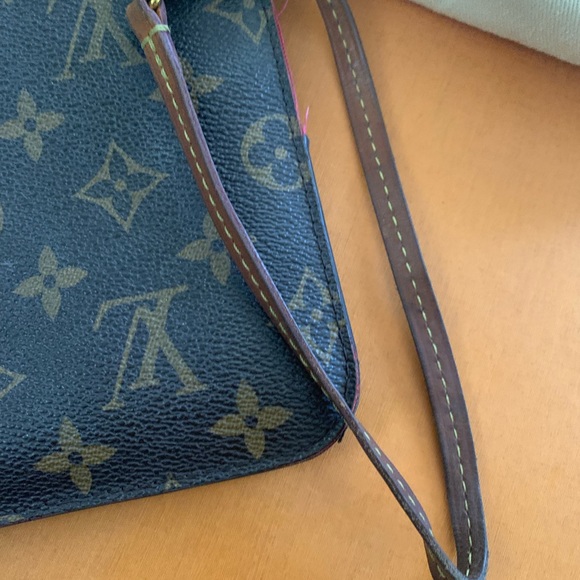 Louis Vuitton pochette - Picture 2 of 8